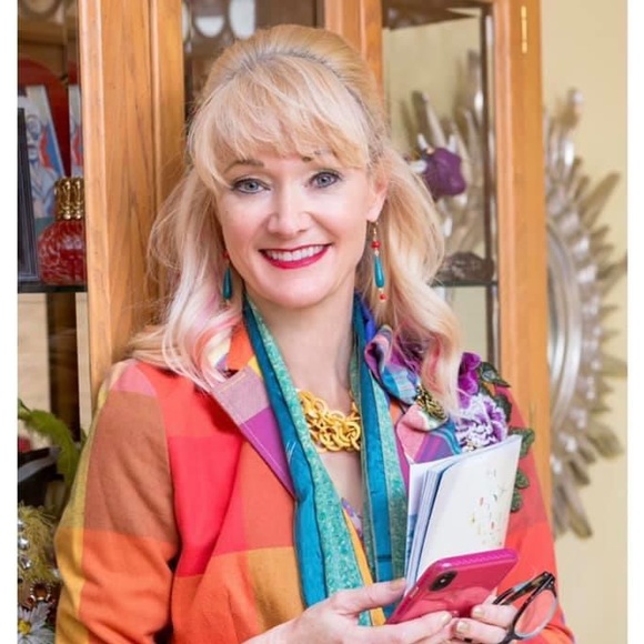 Meet your Posher, Kelley - Picture 2 of 2